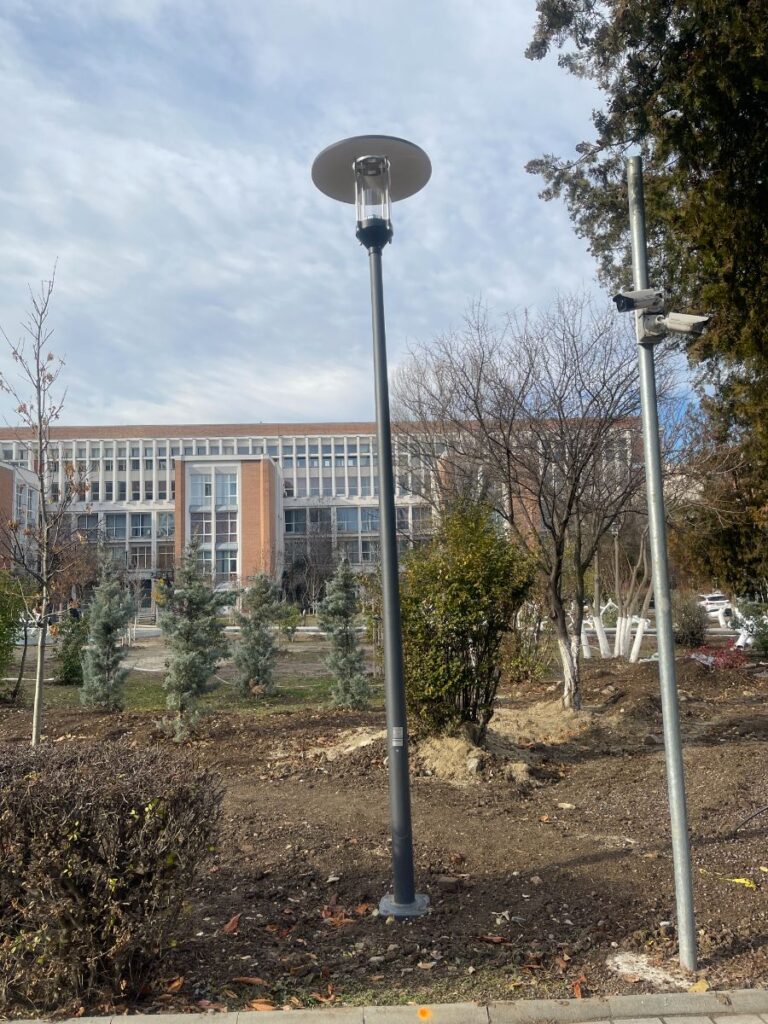 poteau éclairage aluminium